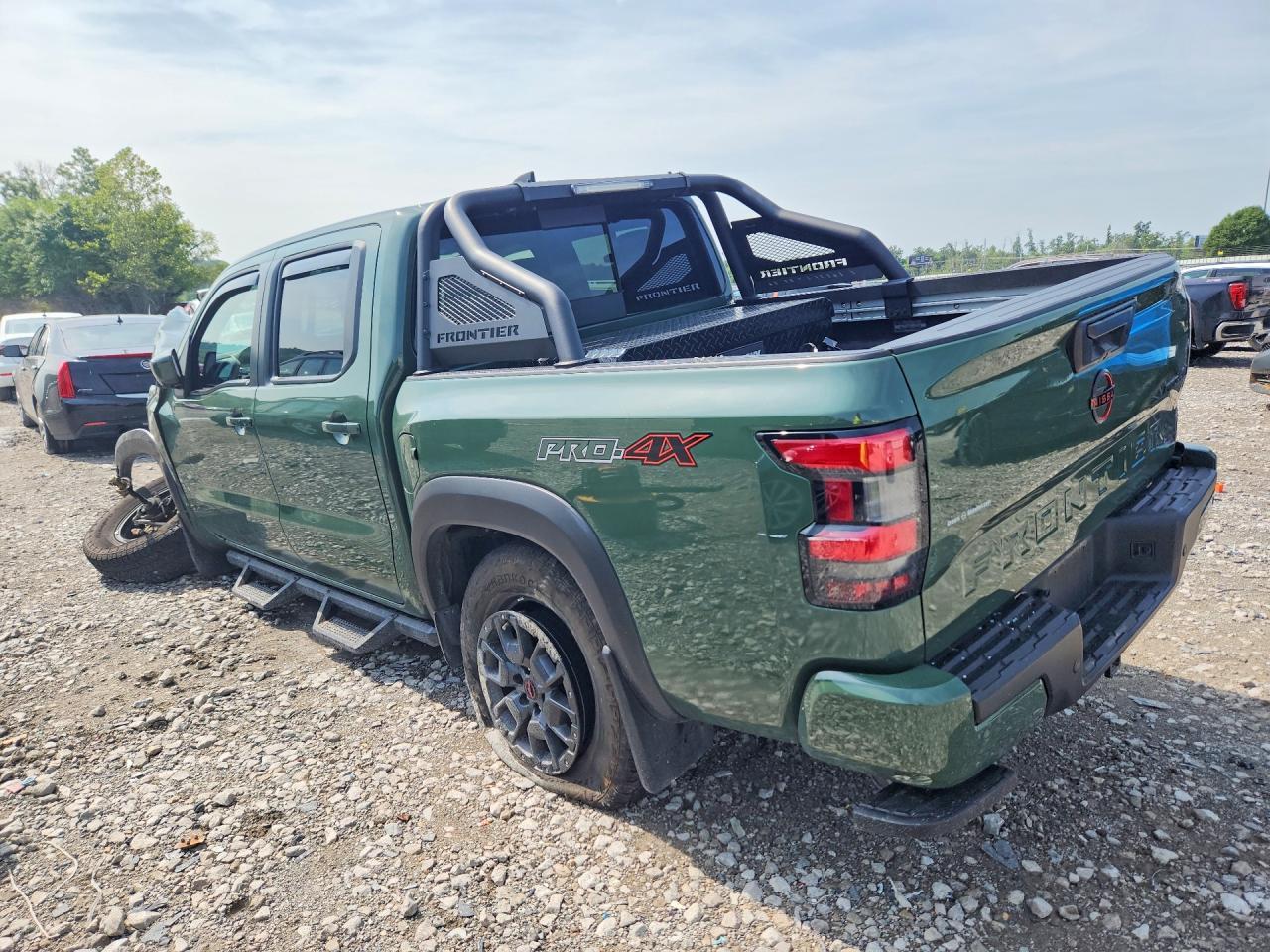 2024 Nissan Frontier Pro-4X - Фото 2
