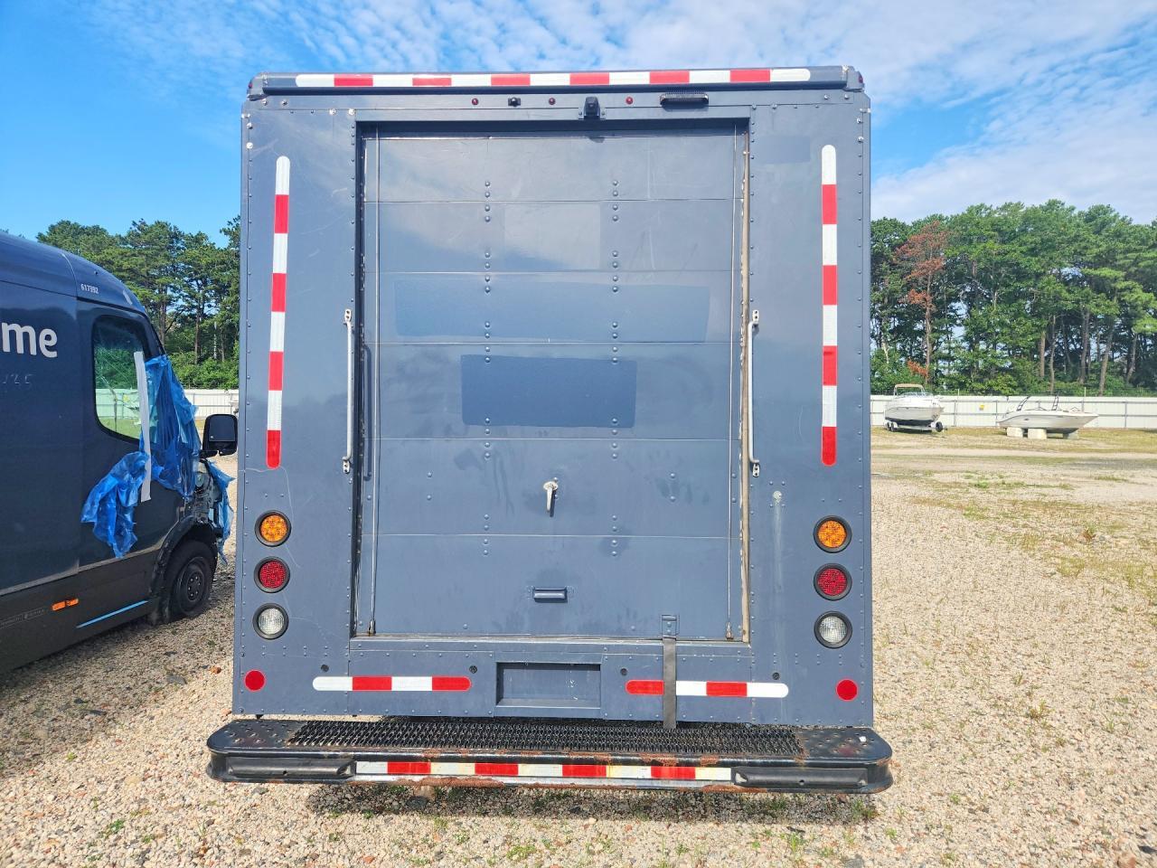 2019 Ford E450 Delivery Truck - Фото 6