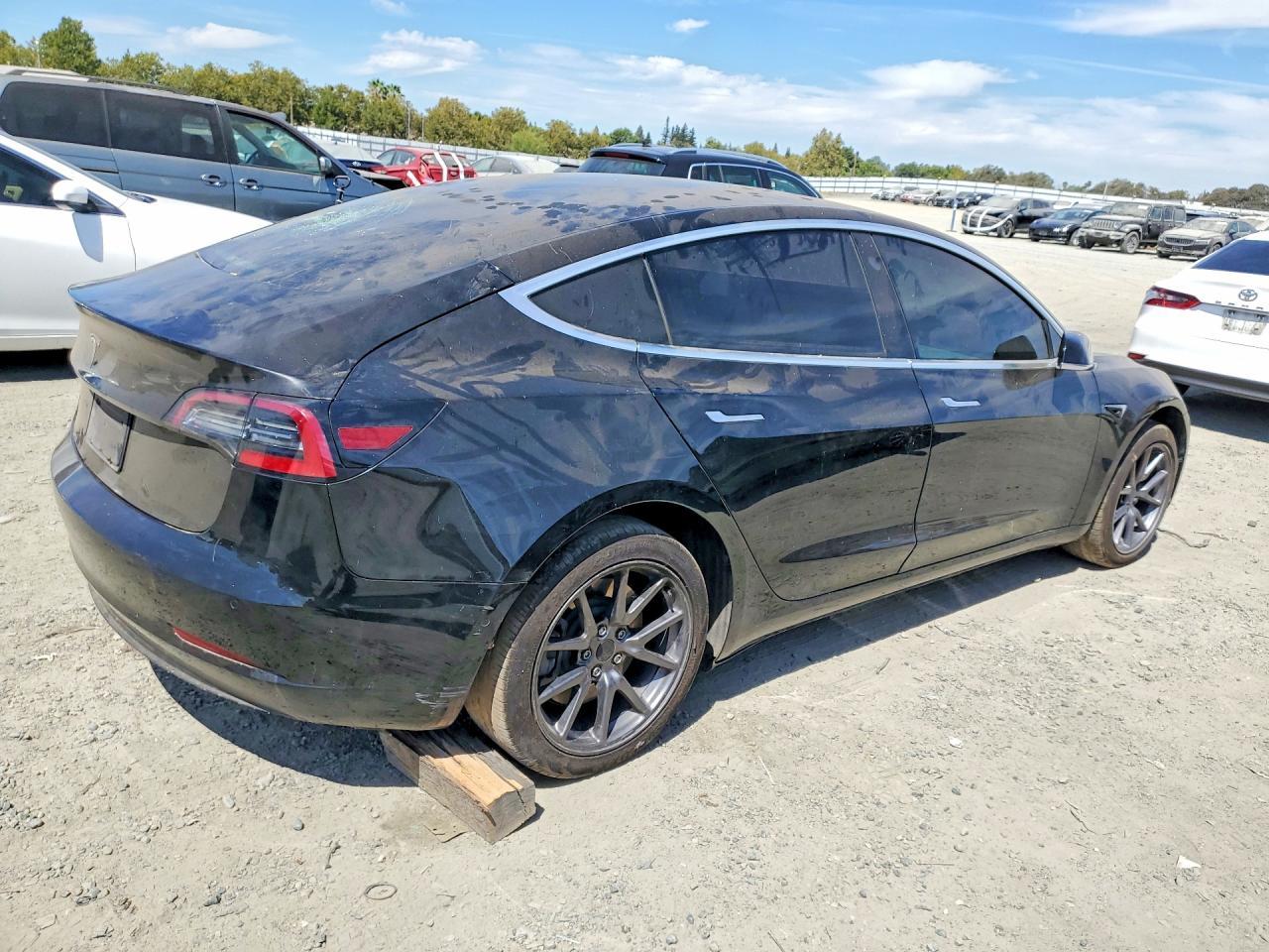 2020 Tesla Model 3 - Image 3