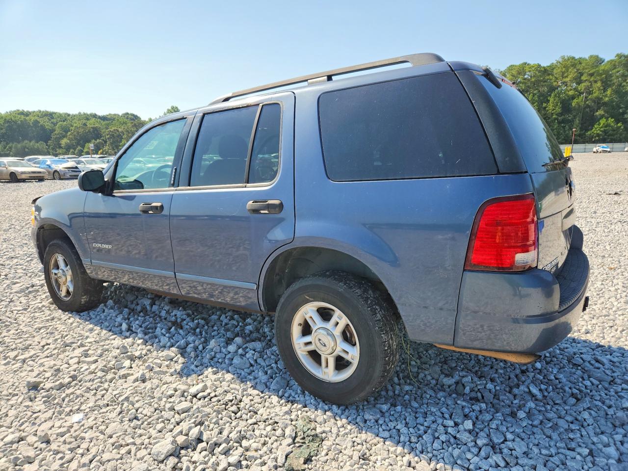 2004 Ford Explorer Xlt - Image 2