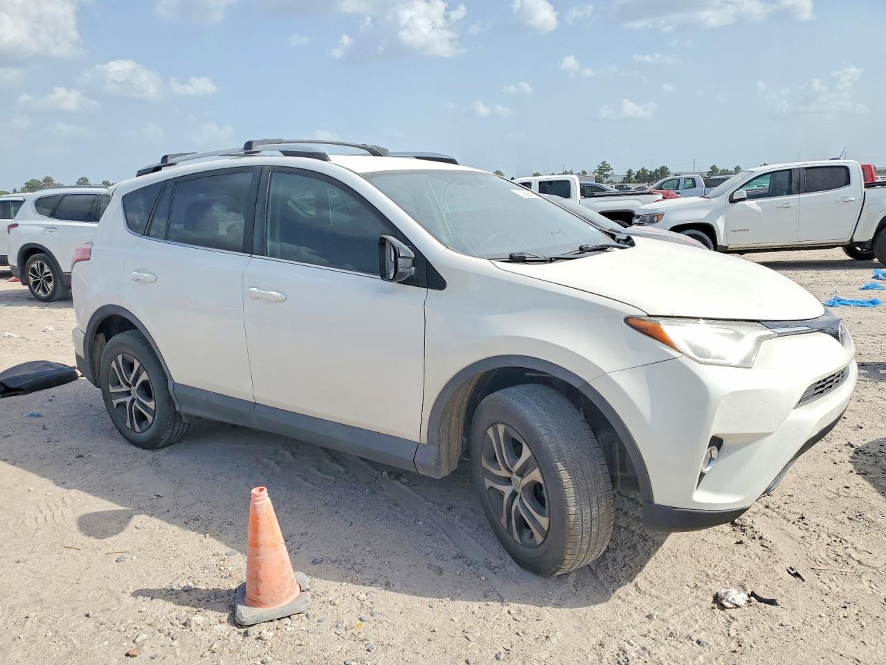 2016 Toyota Rav4 Le - Фото 4