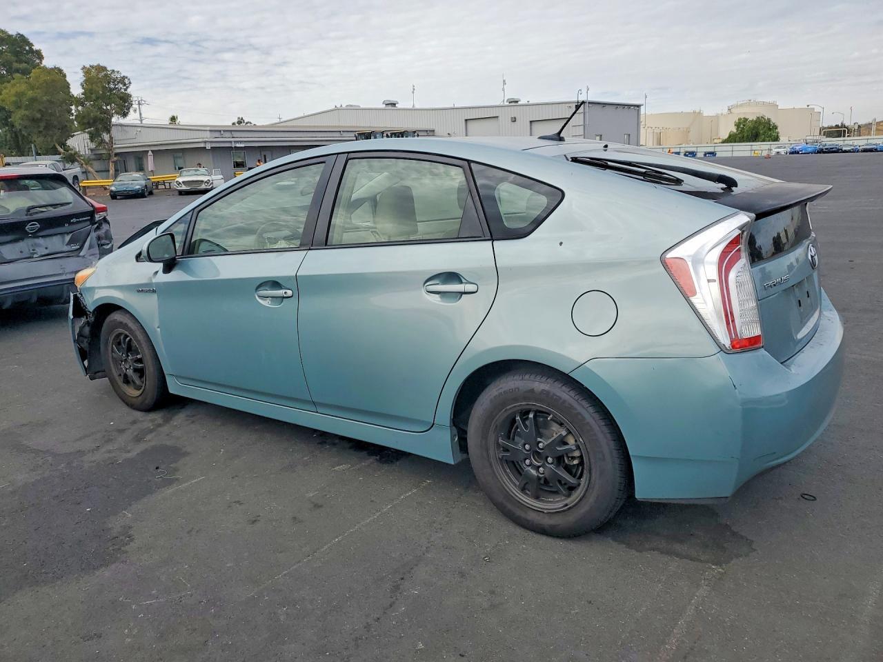 2012 Toyota Prius Three - Фото 2