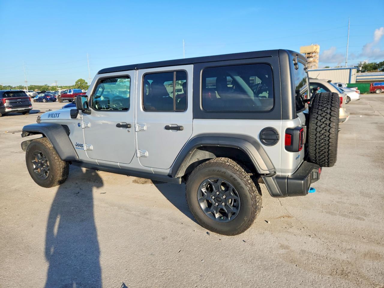 2023 Jeep Wrangler 4Xe - Фото 2
