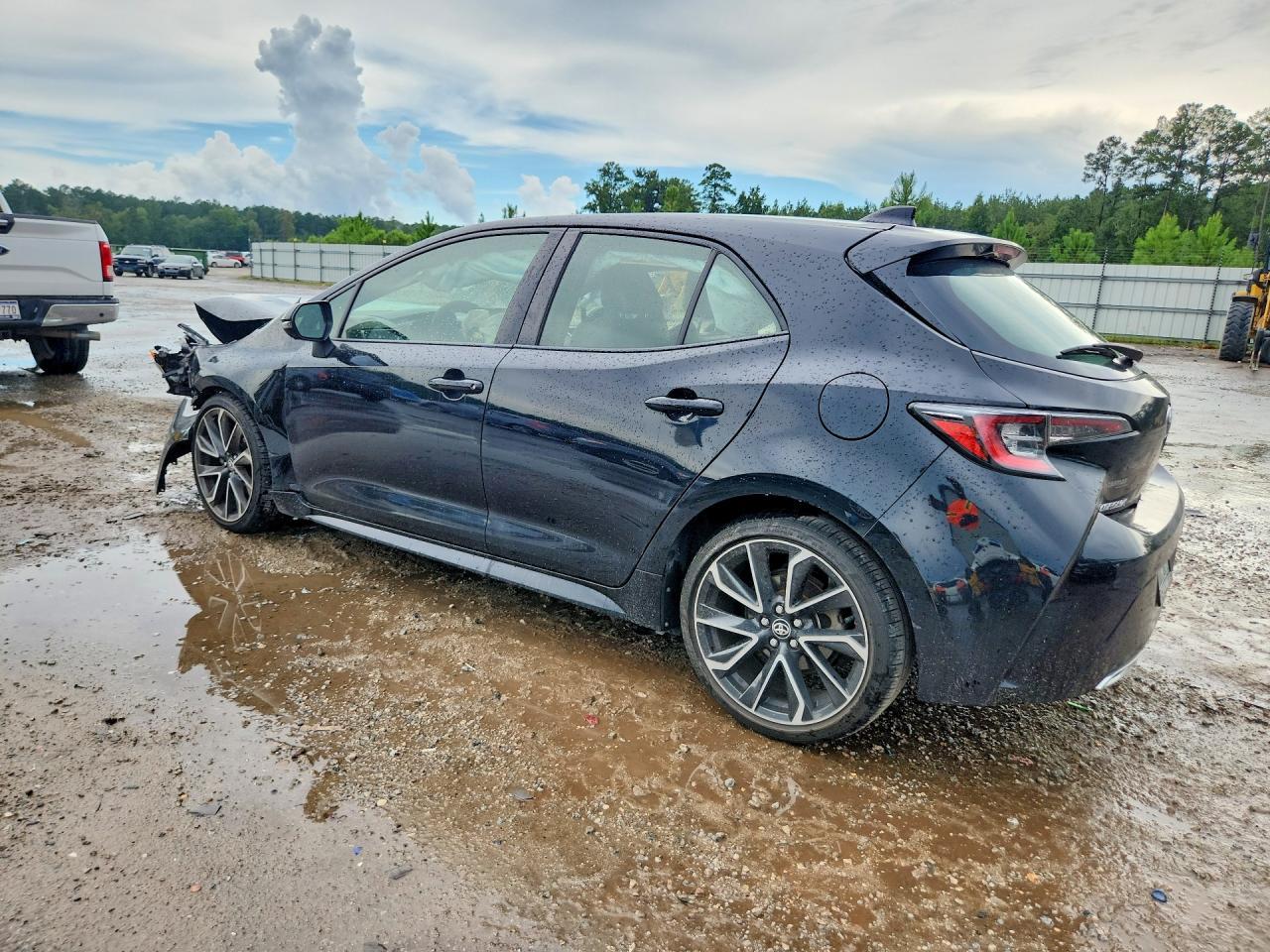 2019 Toyota Corolla Hatchback Xse - Image 2