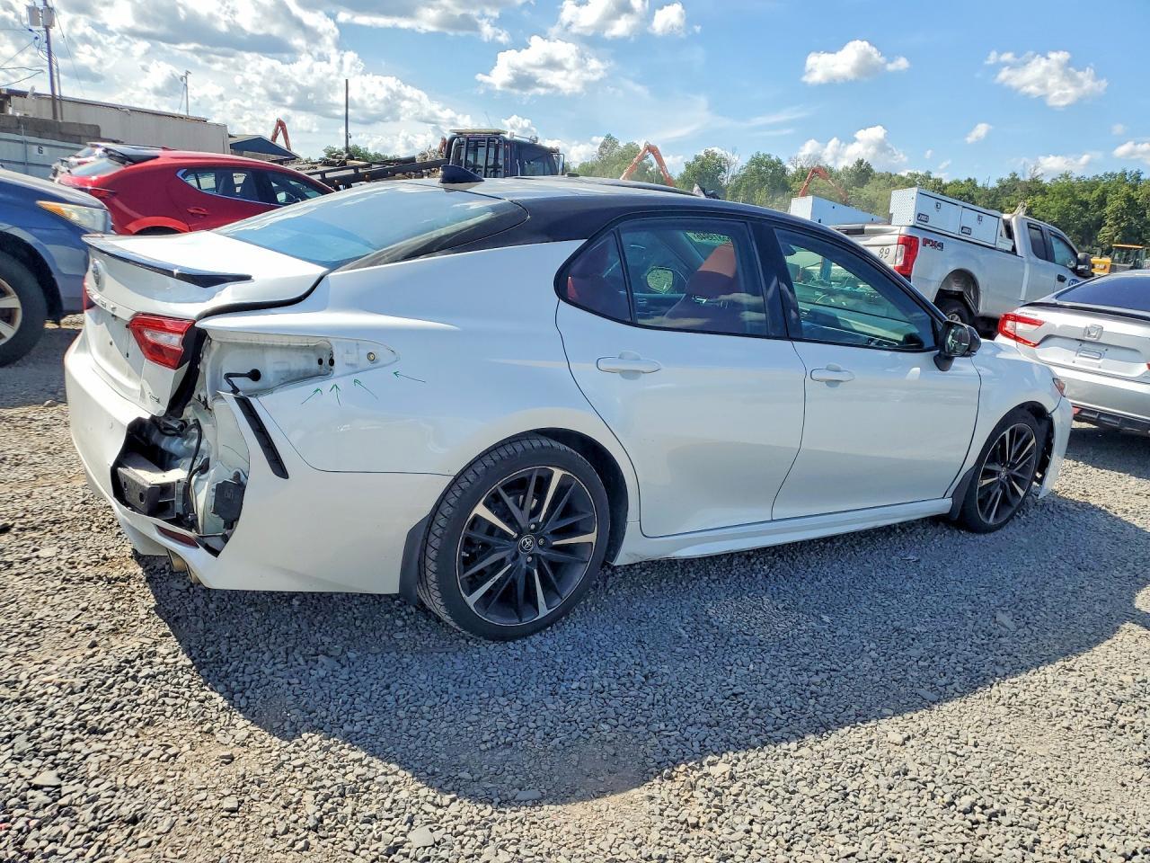 2018 Toyota Camry Xse V6 - Фото 3
