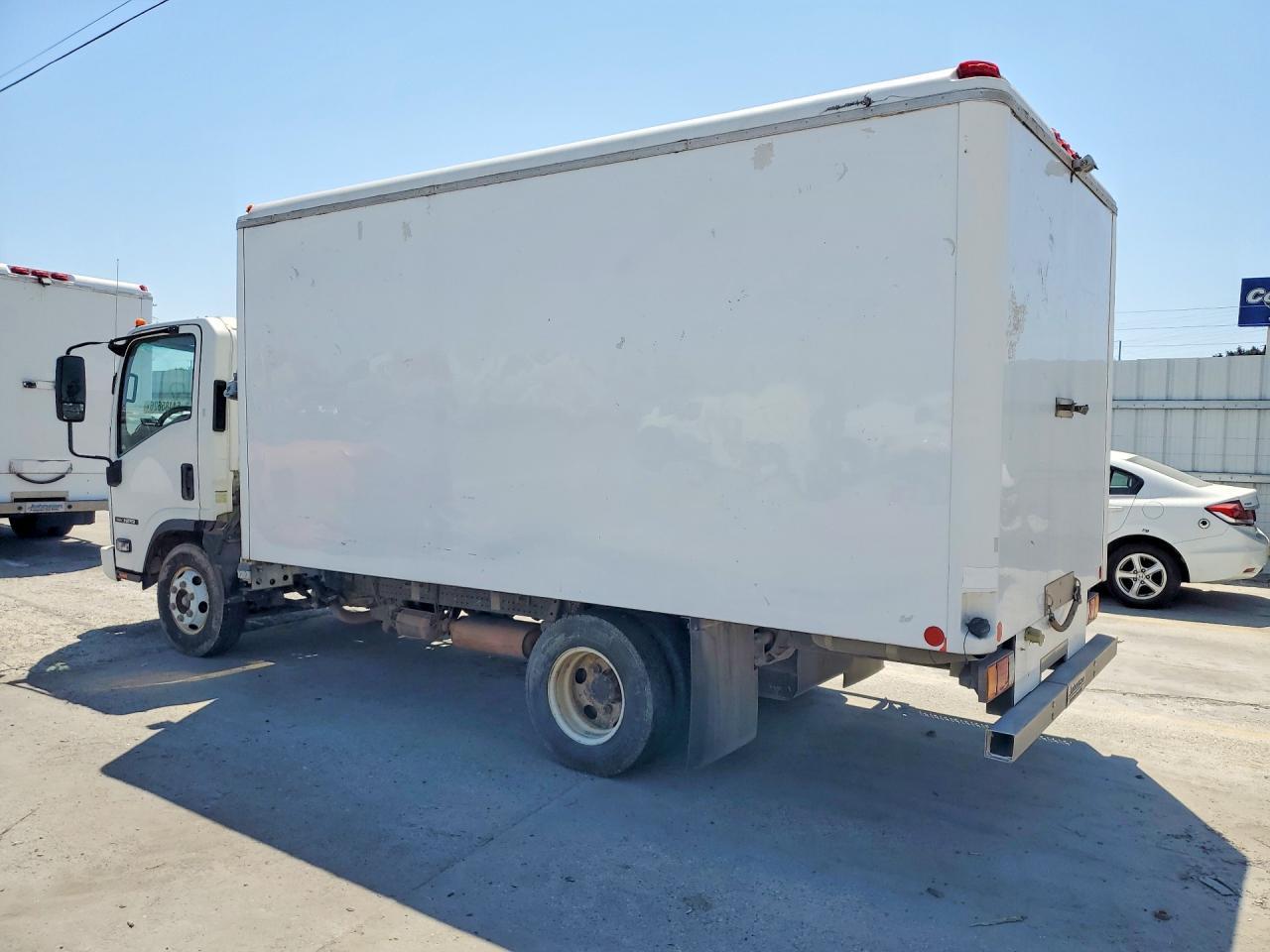 2016 Isuzu Npr Hd Box Truck - Фото 2