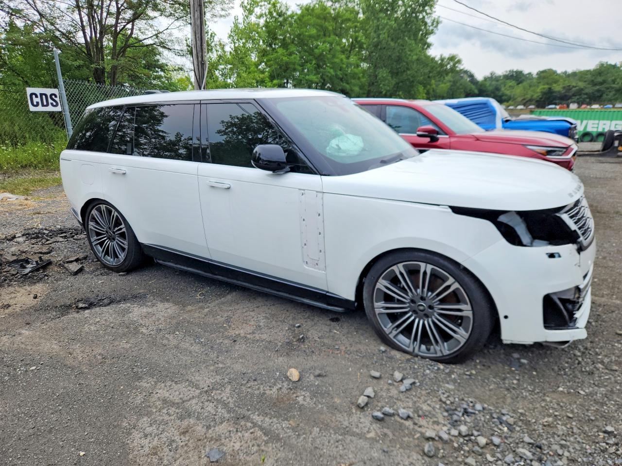 2025 Land Rover Range Rover Autobiography - Image 4
