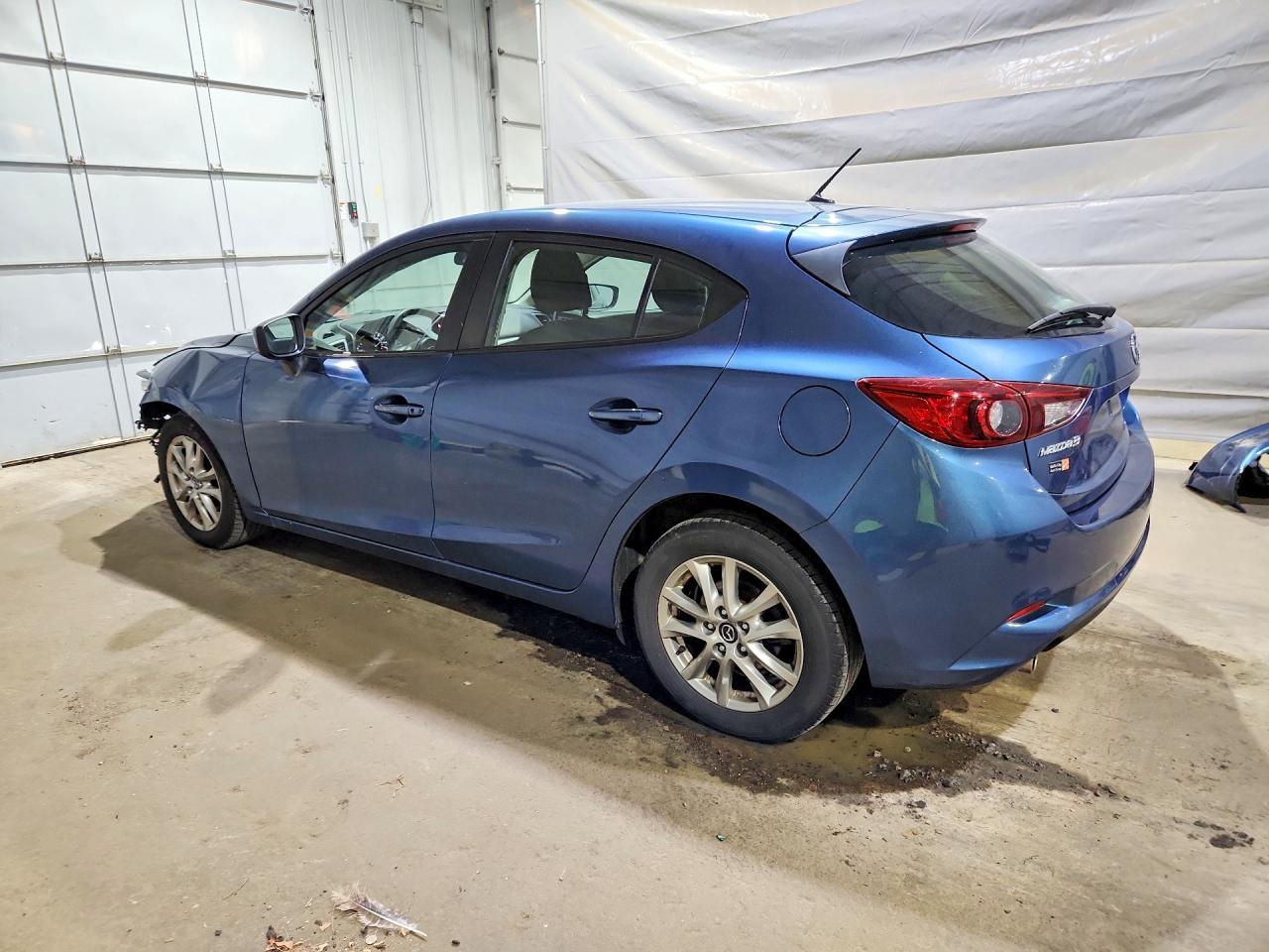 2017 Mazda 3 Sport - Фото 2