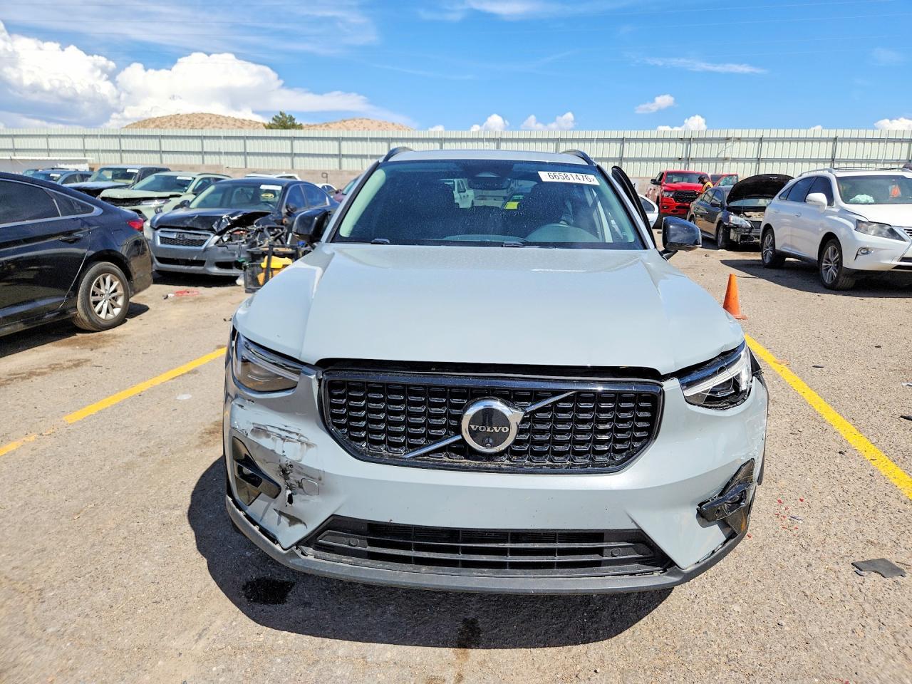 2025 Volvo Xc40 Plus - Фото 5