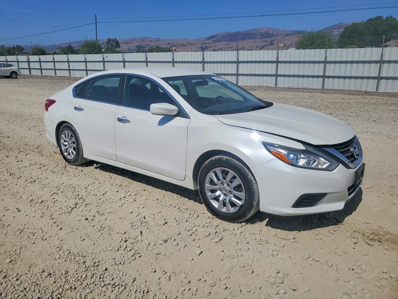 2016 Nissan Altima 2.5 S - Фото 4