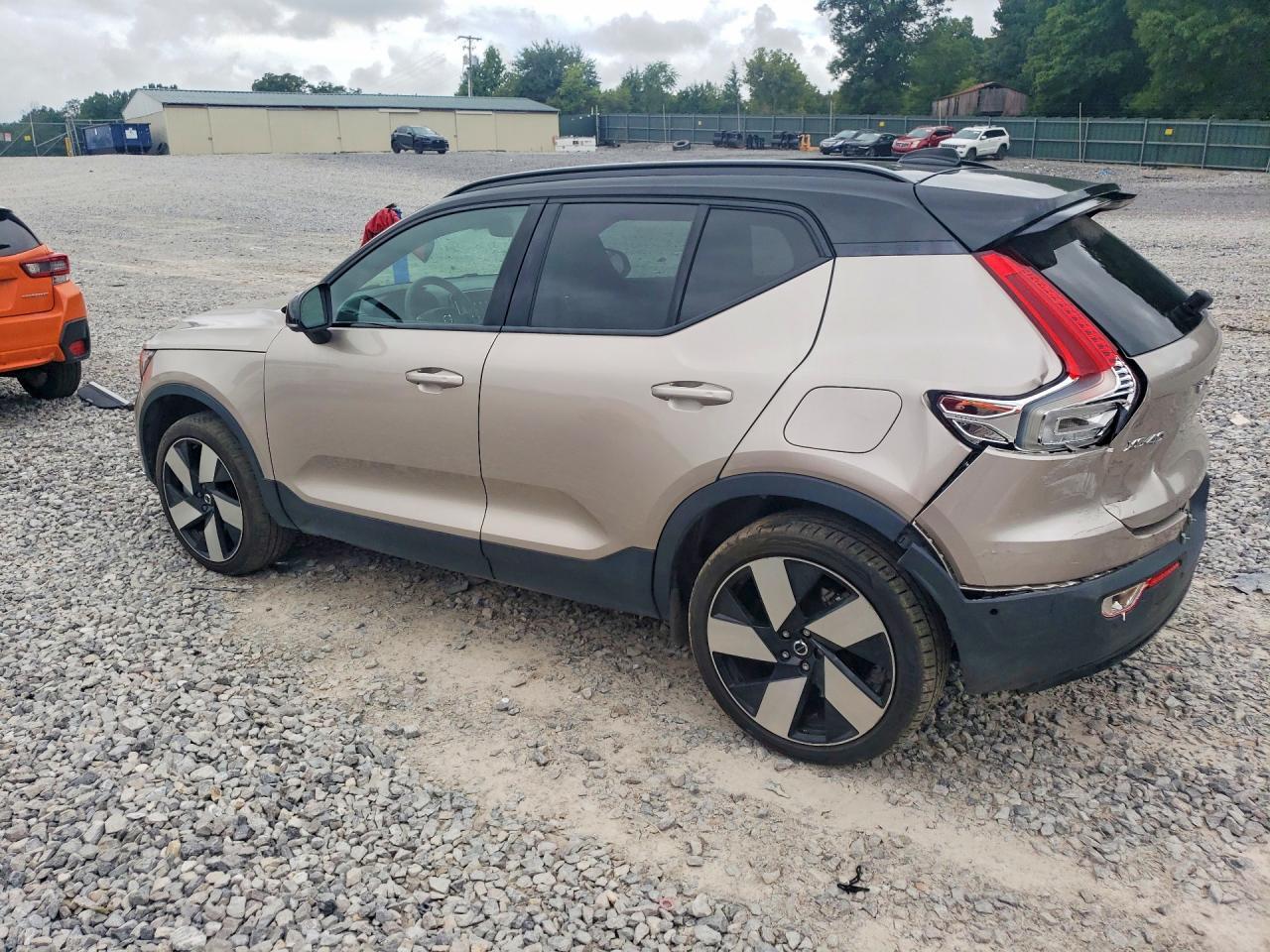 2023 Volvo Xc40 Recharge Plus - Image 2