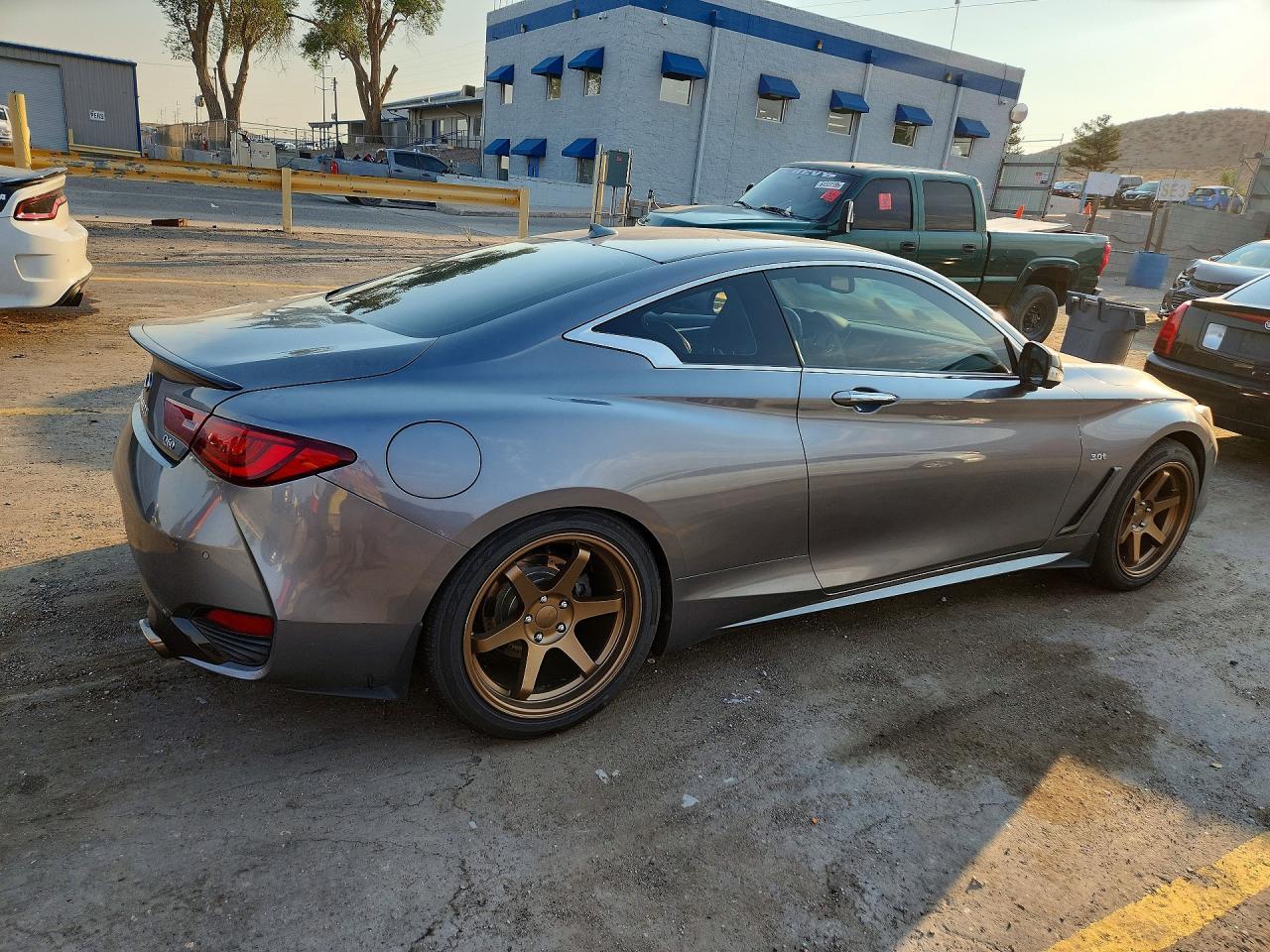 2017 Infiniti Q60 3.0T Premium - Фото 3