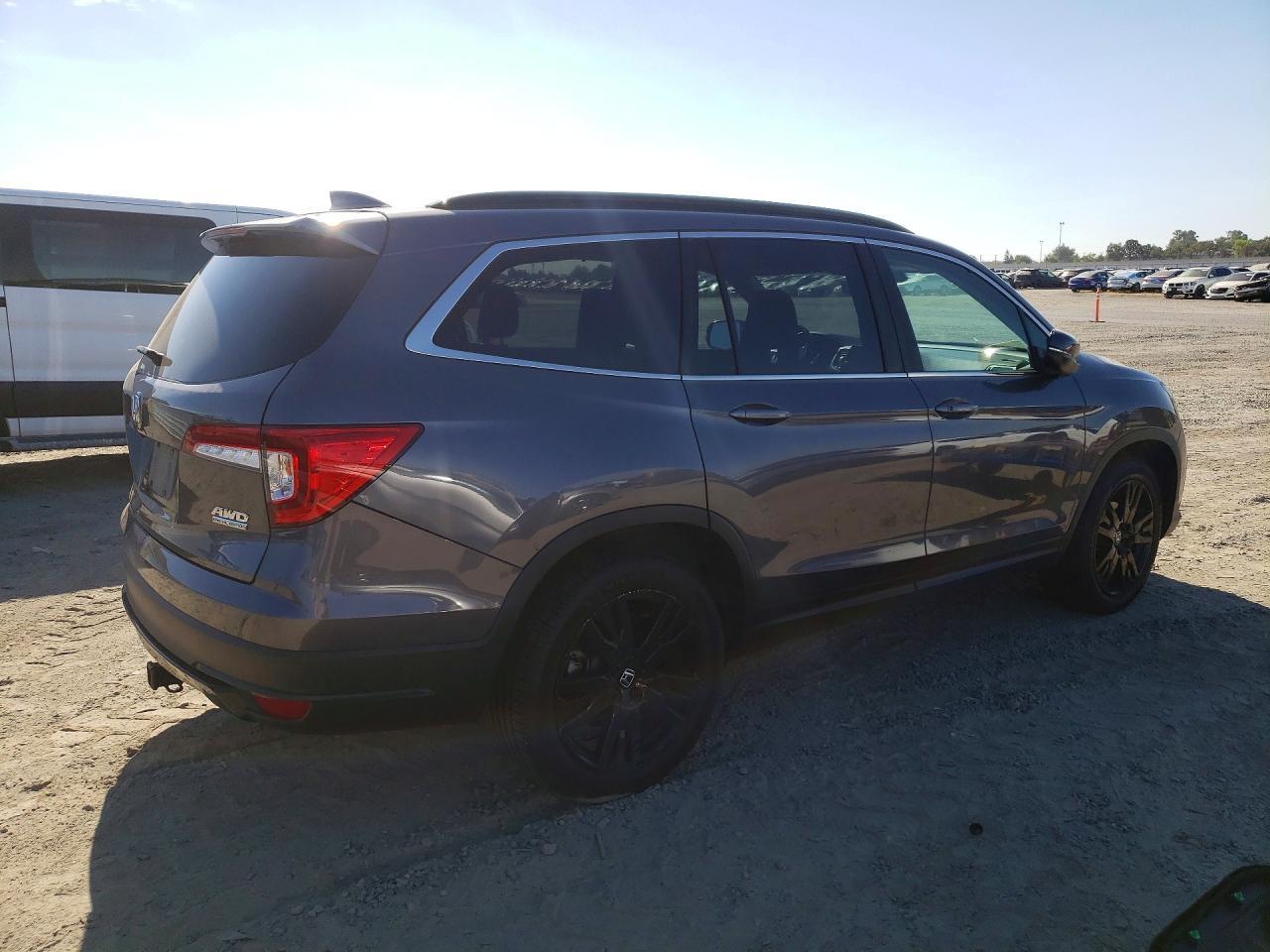 2022 Honda Pilot Se - Image 3