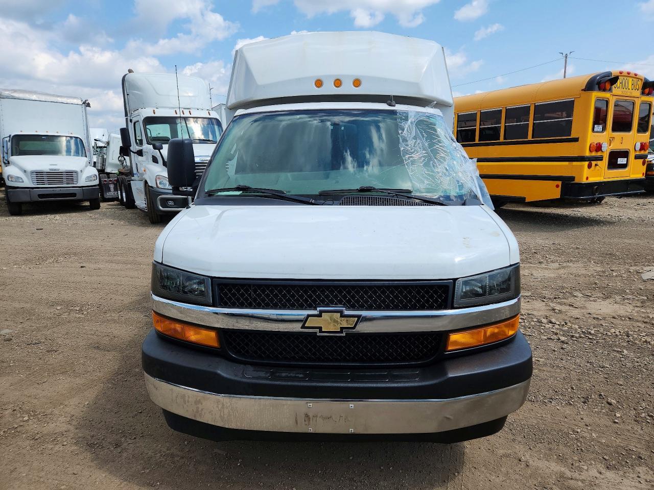 2019 Chevrolet Express G3500 - Image 5