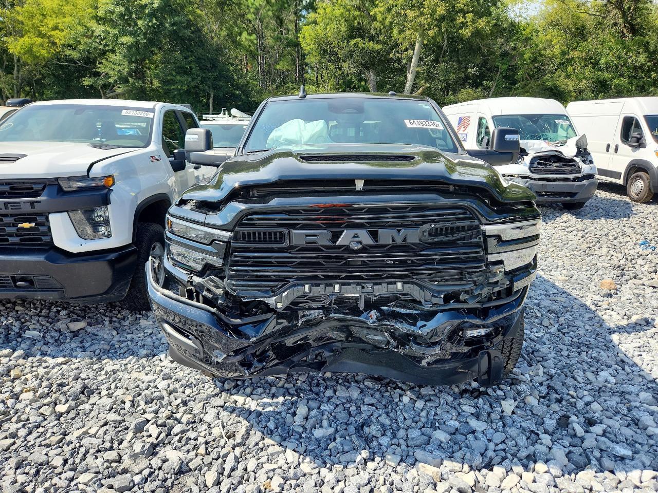 2025 Ram 3500 Laramie - Фото 5