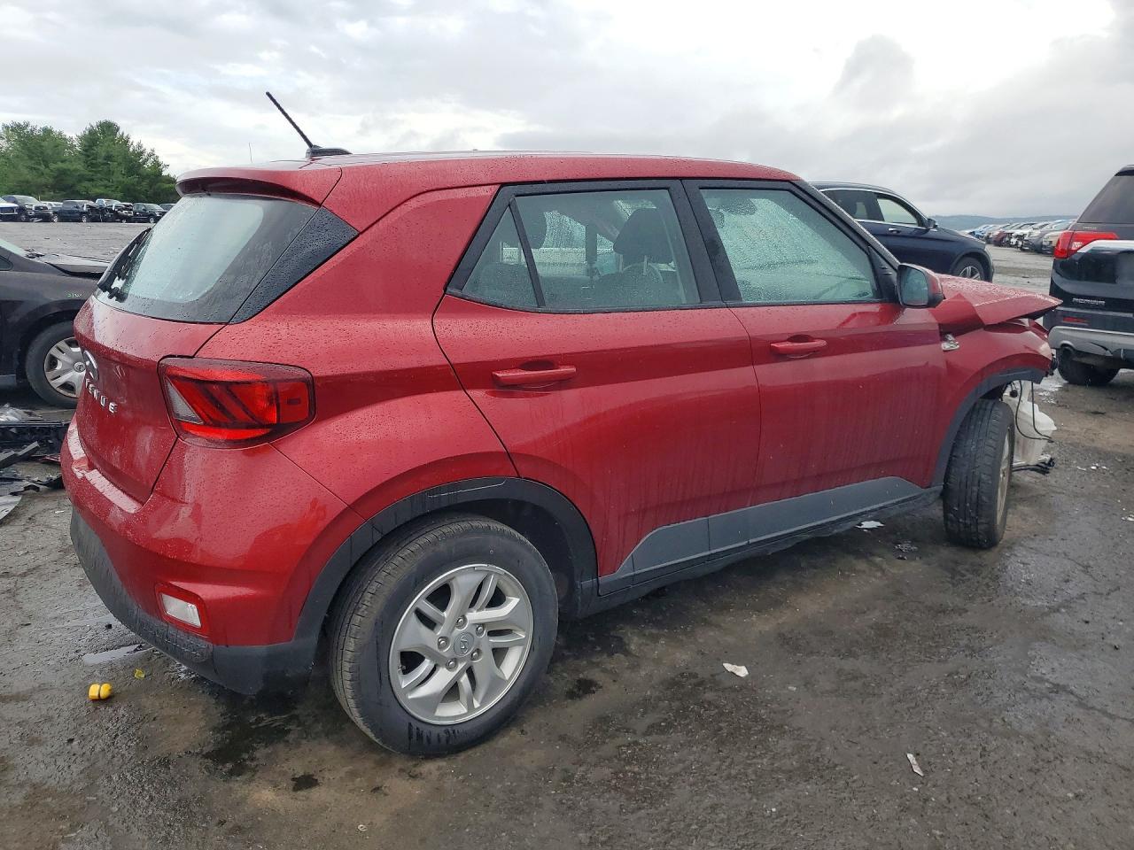 2024 Hyundai Venue Se - Image 3