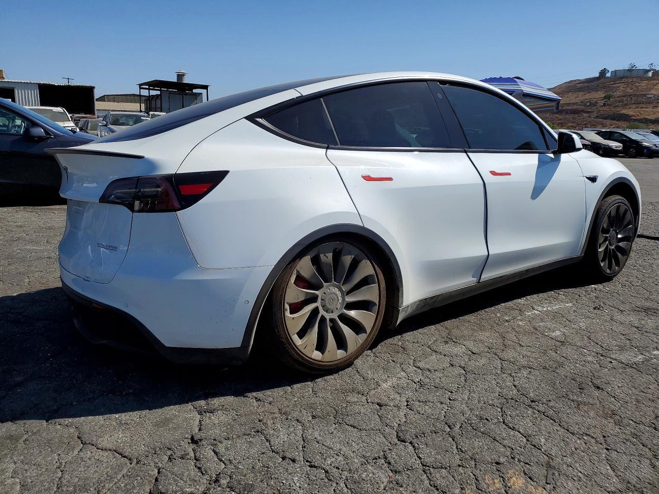 2022 Tesla Model Y - Фото 3