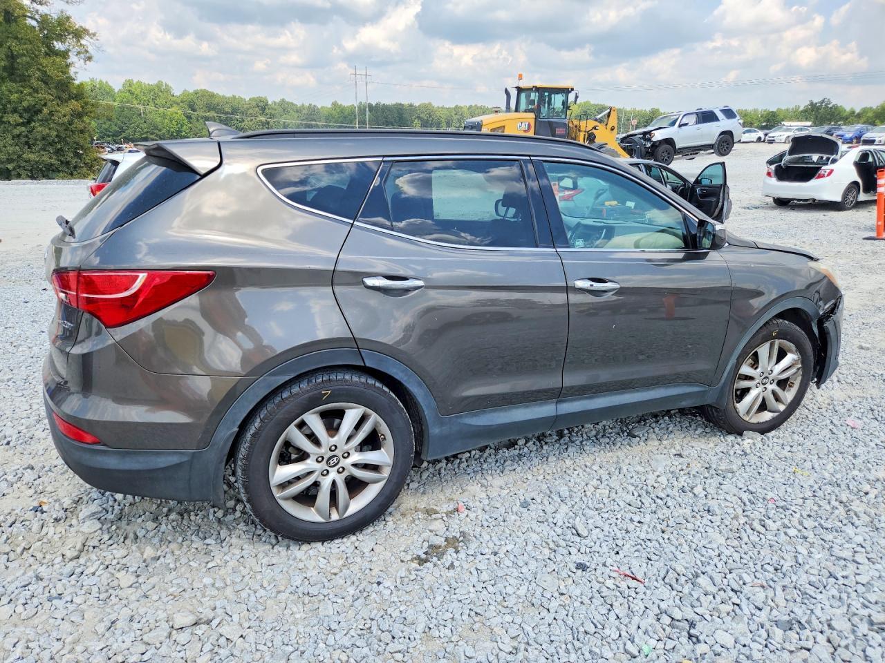 2013 Hyundai Santa Fe Sport 2.0T - Image 3