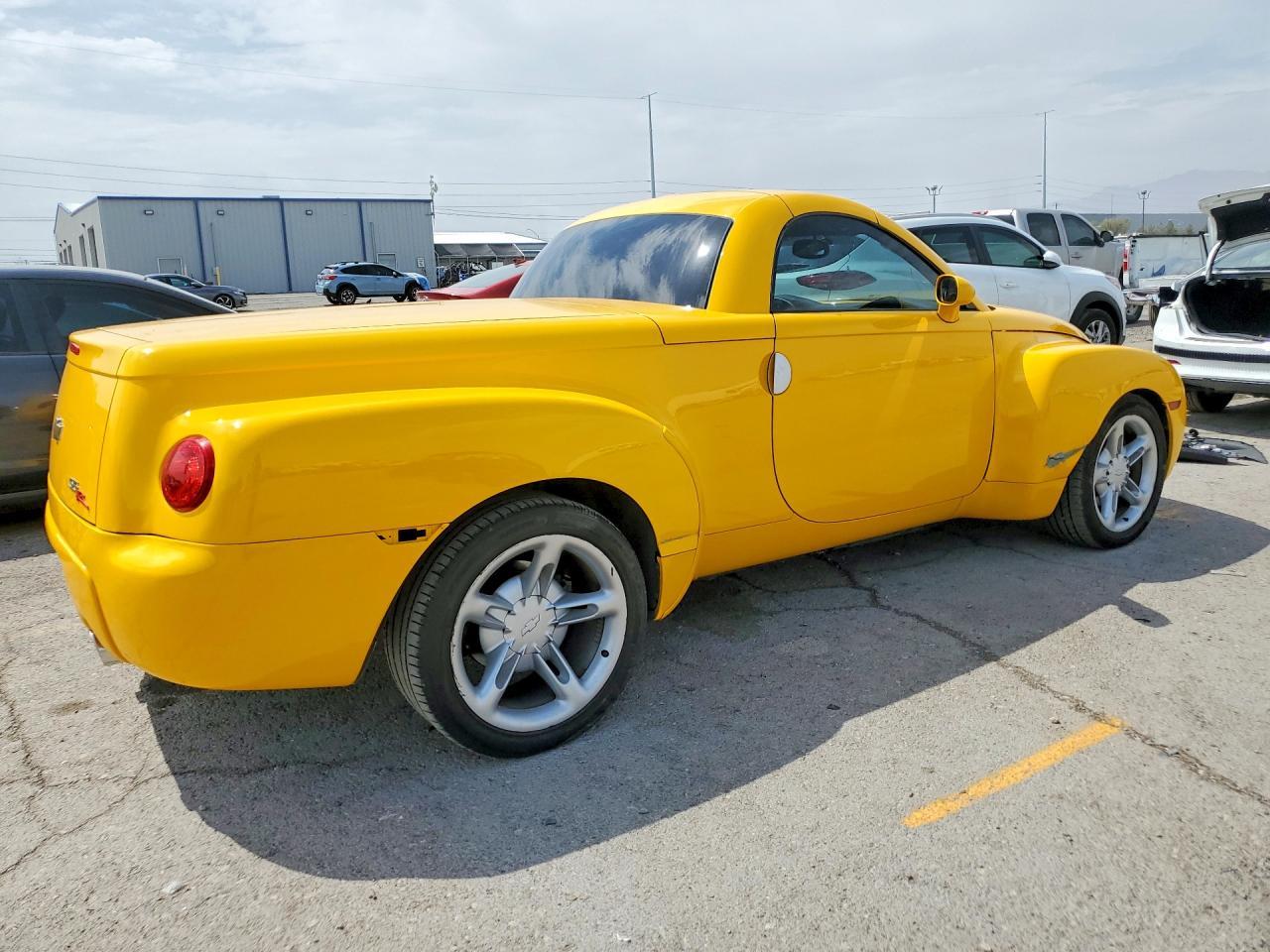 2004 Chevrolet Ssr - Фото 3