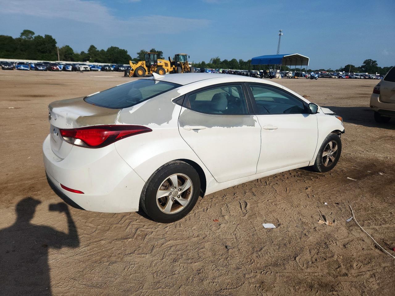2015 Hyundai Elantra Se - Image 3