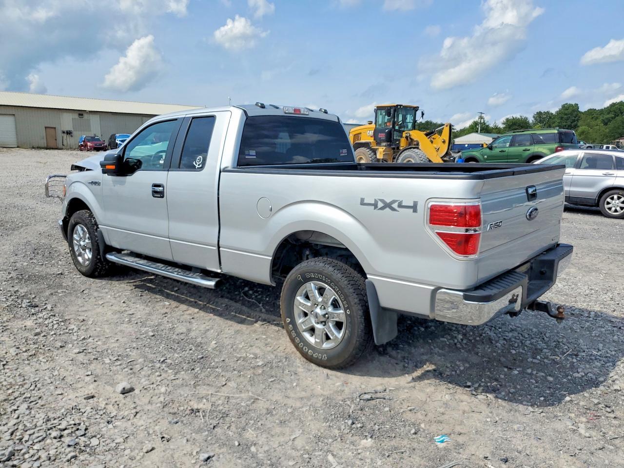 2014 Ford F150 Super Cab - Фото 2