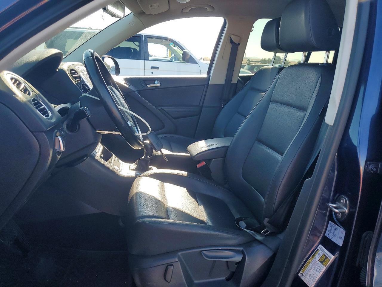 2016 Volkswagen Tiguan S - Image 7