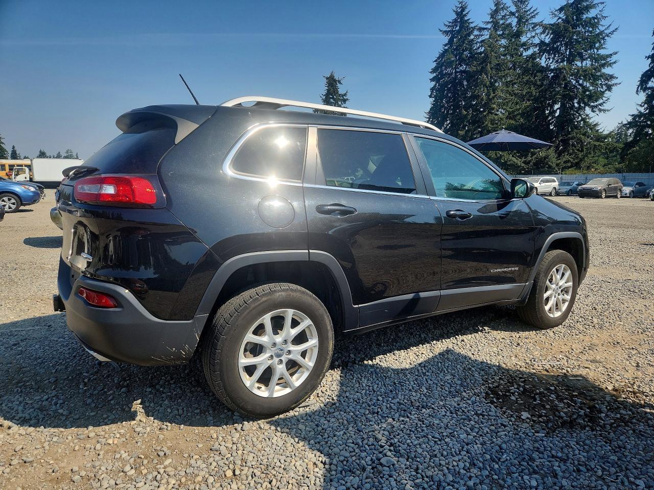 2015 Jeep Cherokee Latitude - Image 3