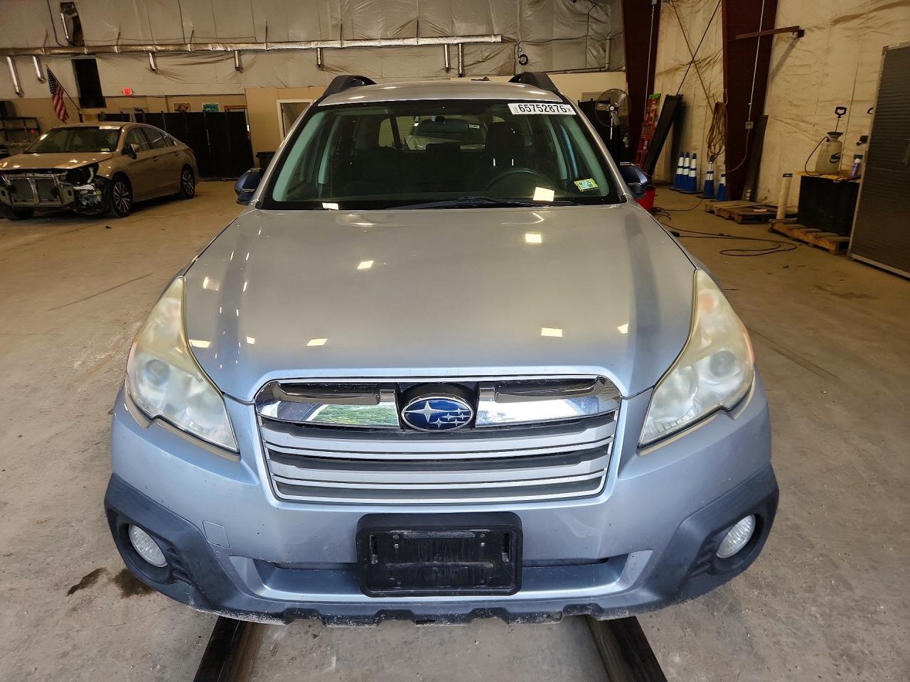 2014 Subaru Outback 2.5I - Image 5