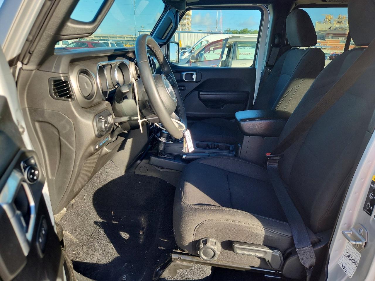 2023 Jeep Wrangler 4Xe - Фото 7