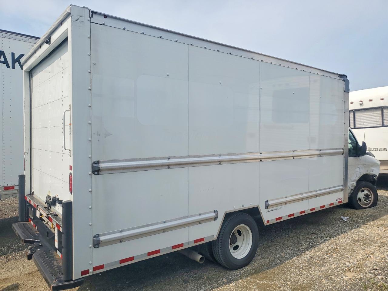 2024 Ford Econoline - Box Truck - Фото 3