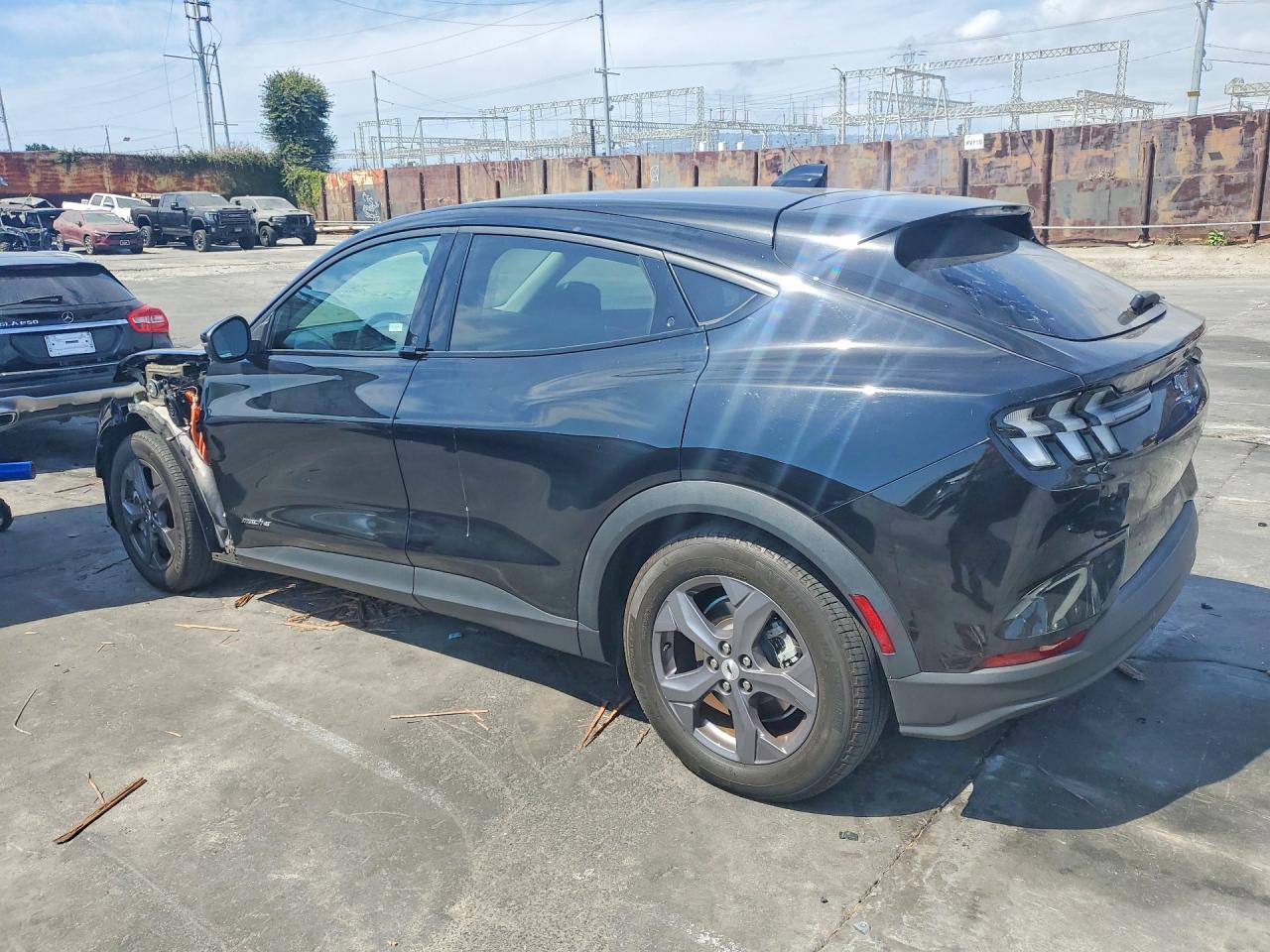 2022 Ford Mustang Mach-E Select - Image 2