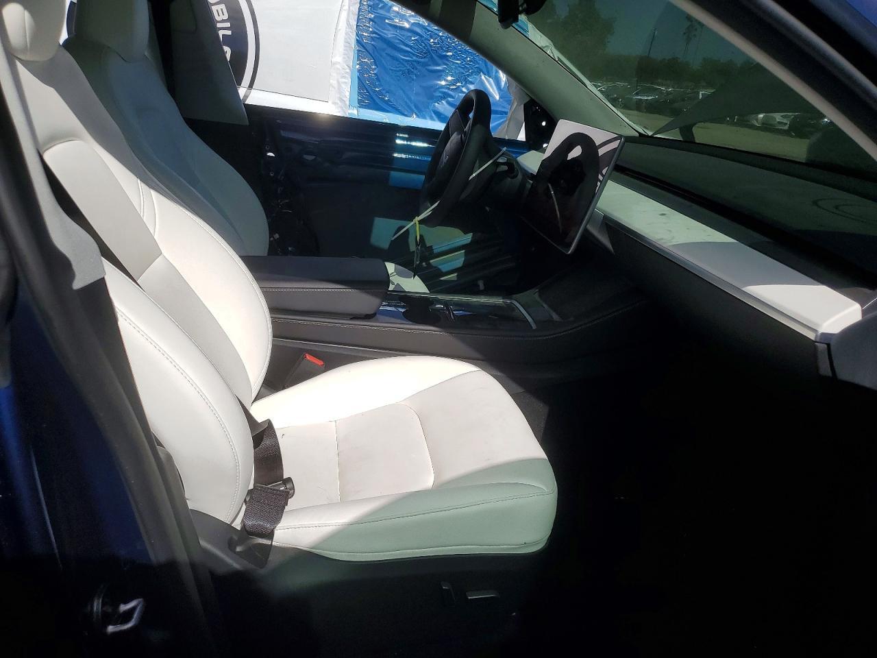 2023 Tesla Model Y - Image 7