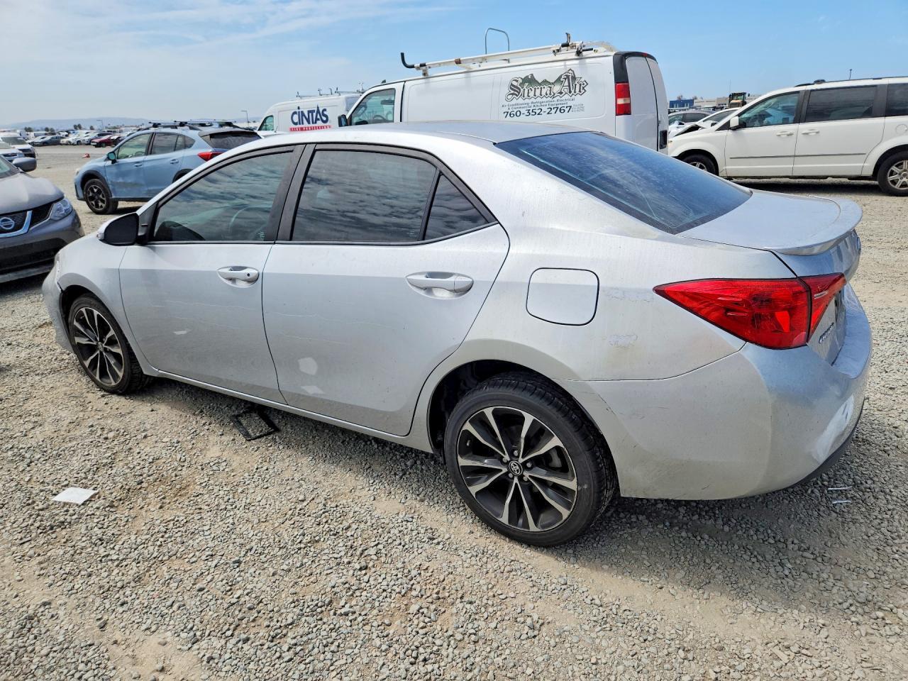 2018 Toyota Corolla Se - Image 2