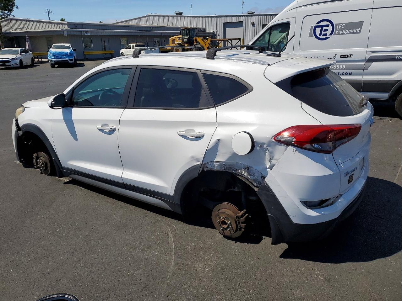 2017 Hyundai Tucson Se - Image 2