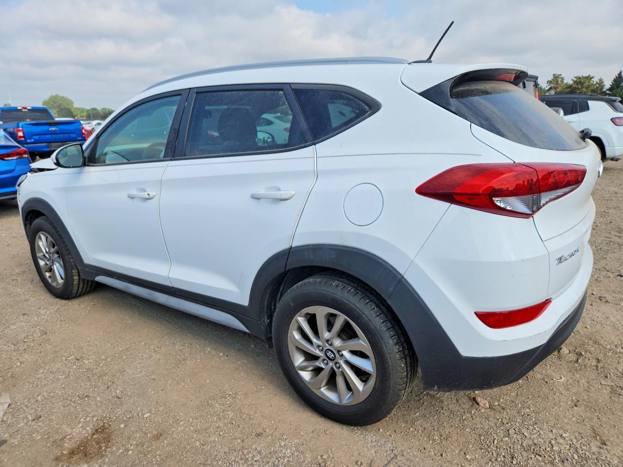 2017 Hyundai Tucson Se - Image 2
