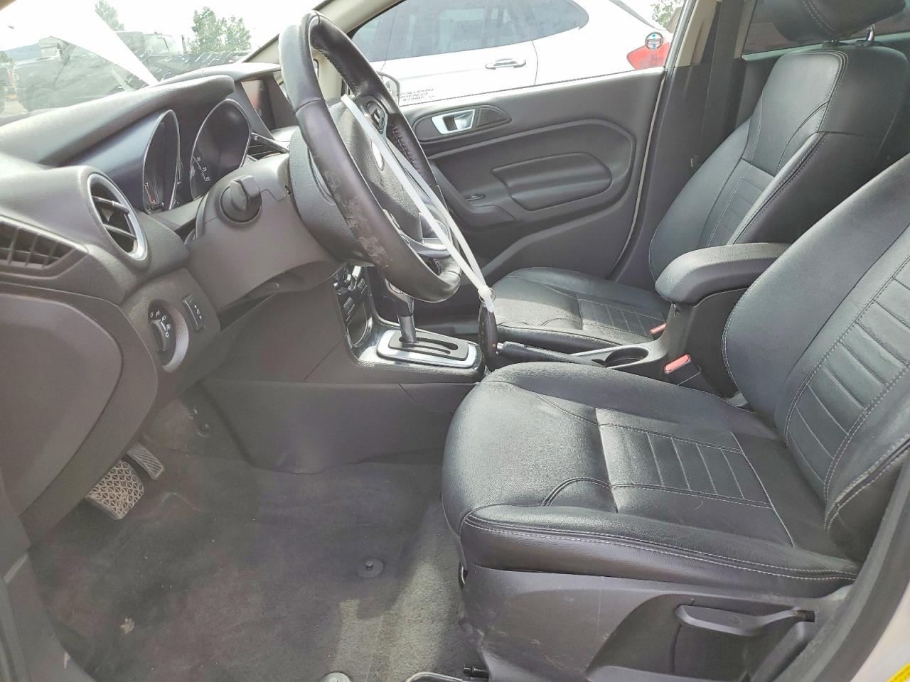 2015 Ford Fiesta Titanium - Фото 7