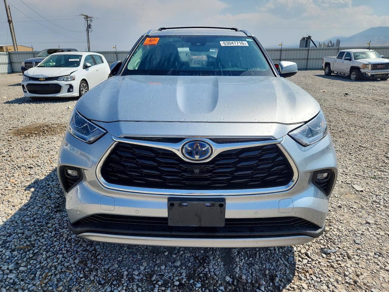 2020 Toyota Highlander Hybrid Platinum - Image 5