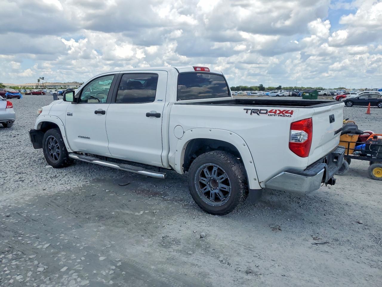 2018 Toyota Tundra Crewmax Sr5 - Image 2