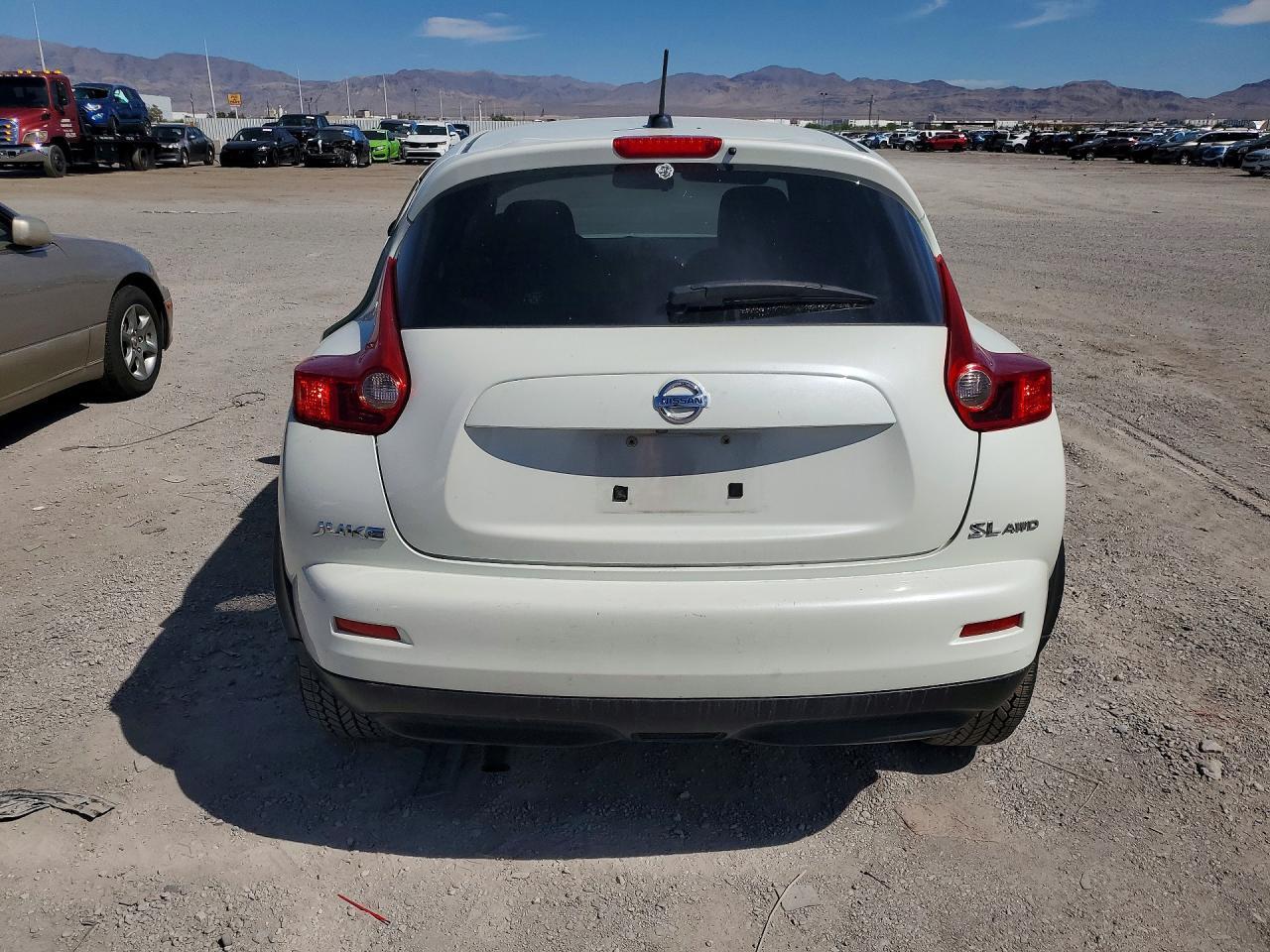 2011 Nissan Juke S - Фото 6