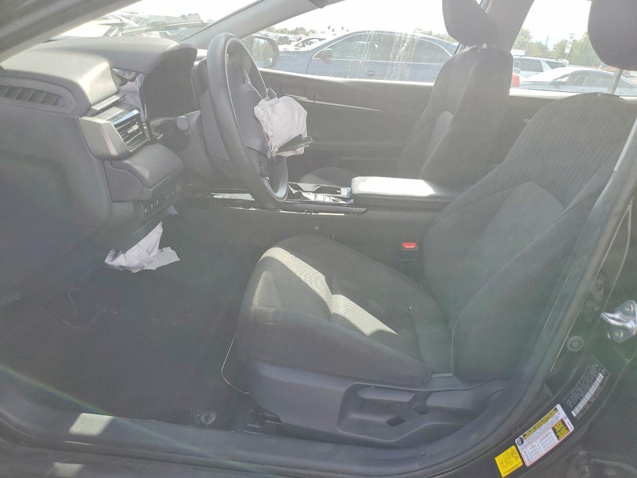 2025 Toyota Camry Le - Image 7