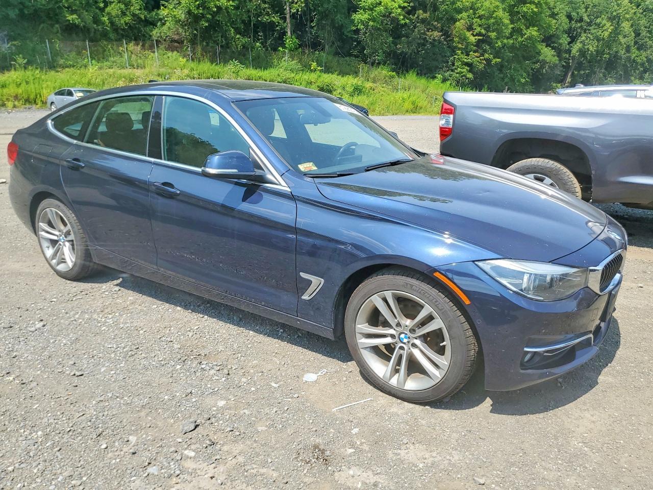 2017 BMW 330 Xigt - Image 4