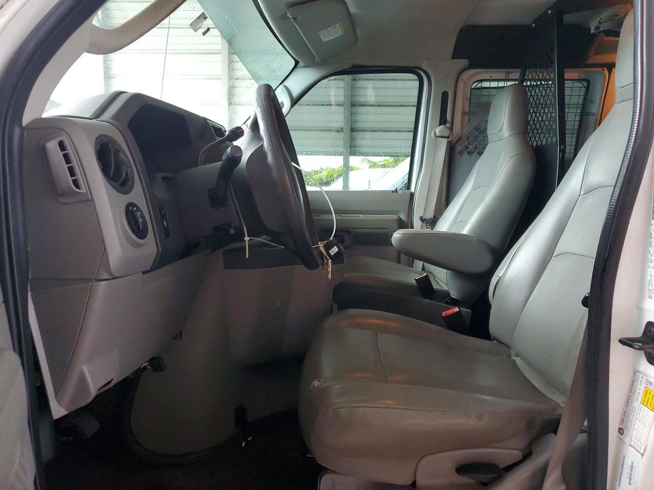 2012 Ford Econoline E150 Van - Фото 7