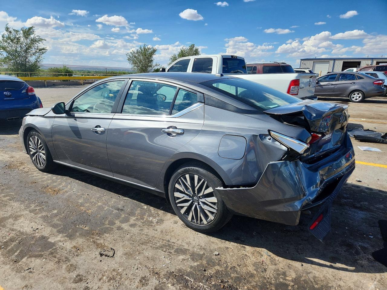 2025 Nissan Altima Sv - Image 2