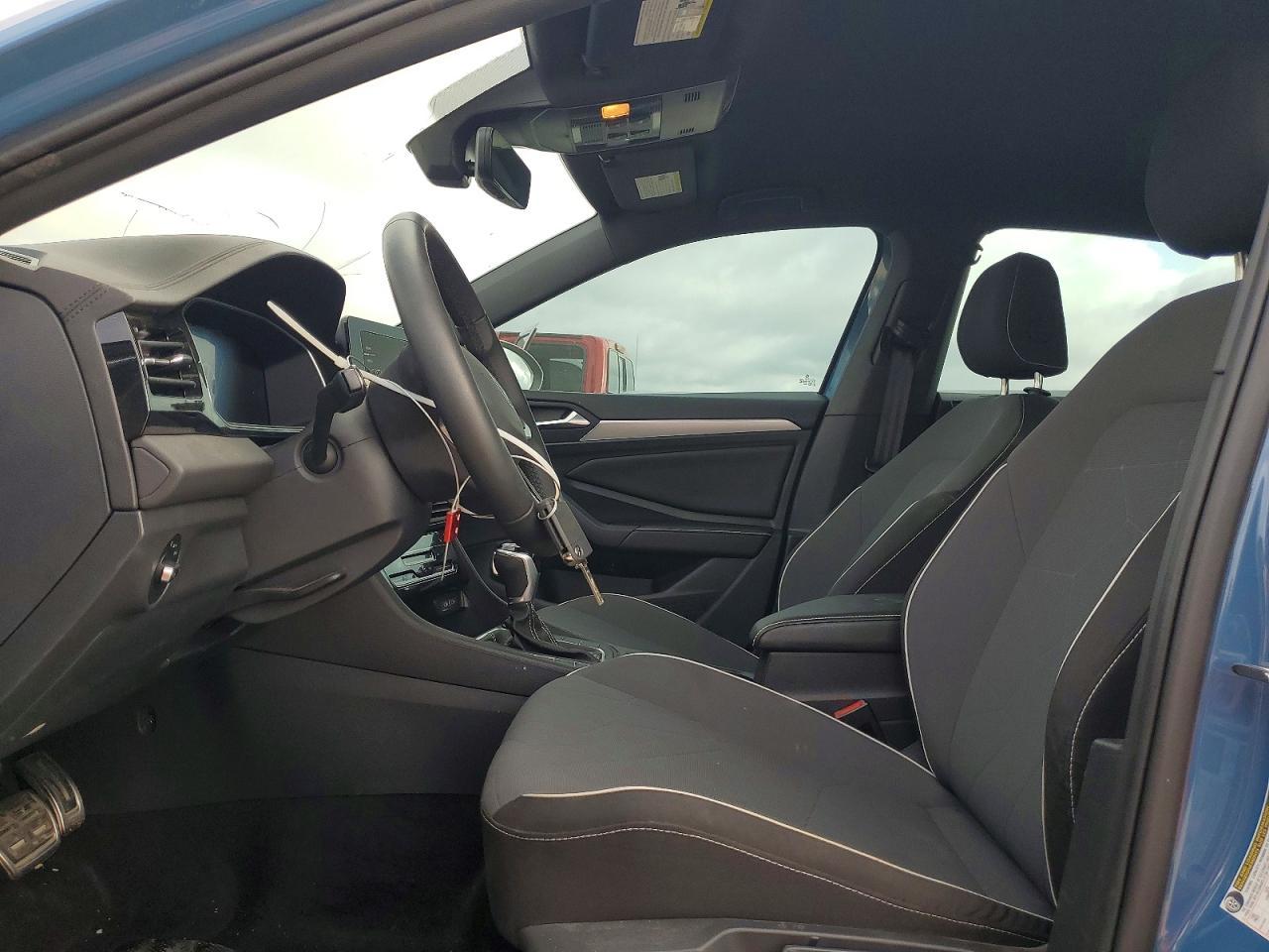 2025 Volkswagen Jetta Sport - Фото 7
