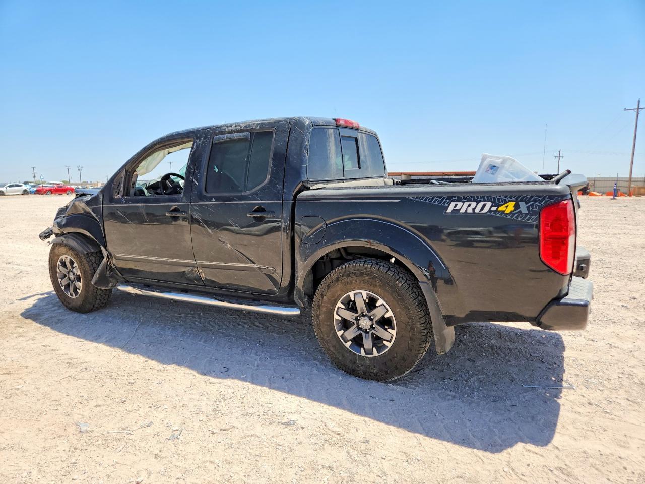 2017 Nissan Frontier Pro-4X - Фото 2