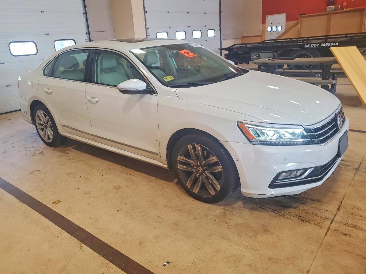 2017 Volkswagen Passat Sel Premium - Фото 4