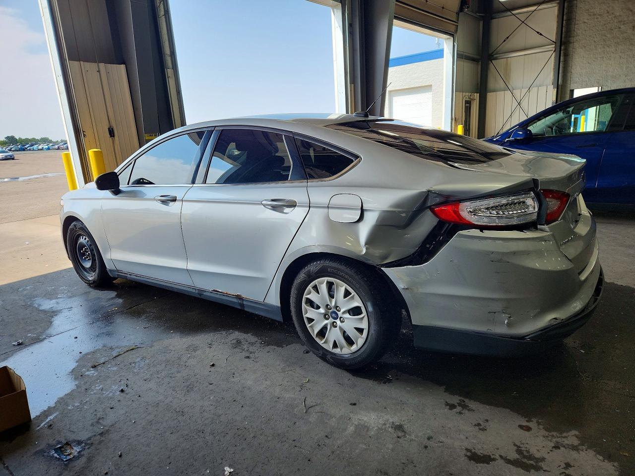 2014 Ford Fusion S - Фото 2