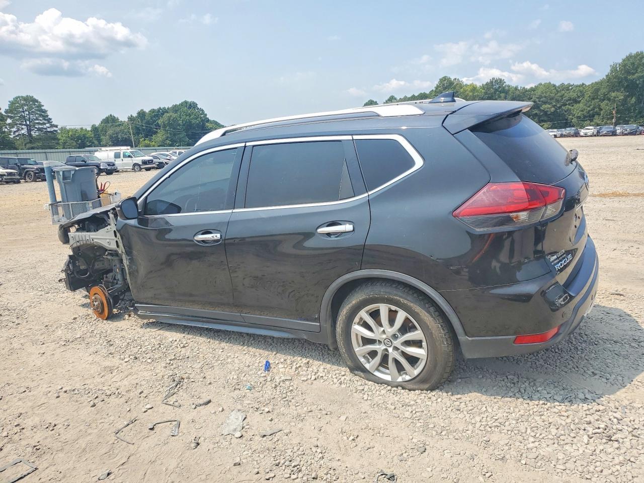 2019 Nissan Rogue Sv - Image 2