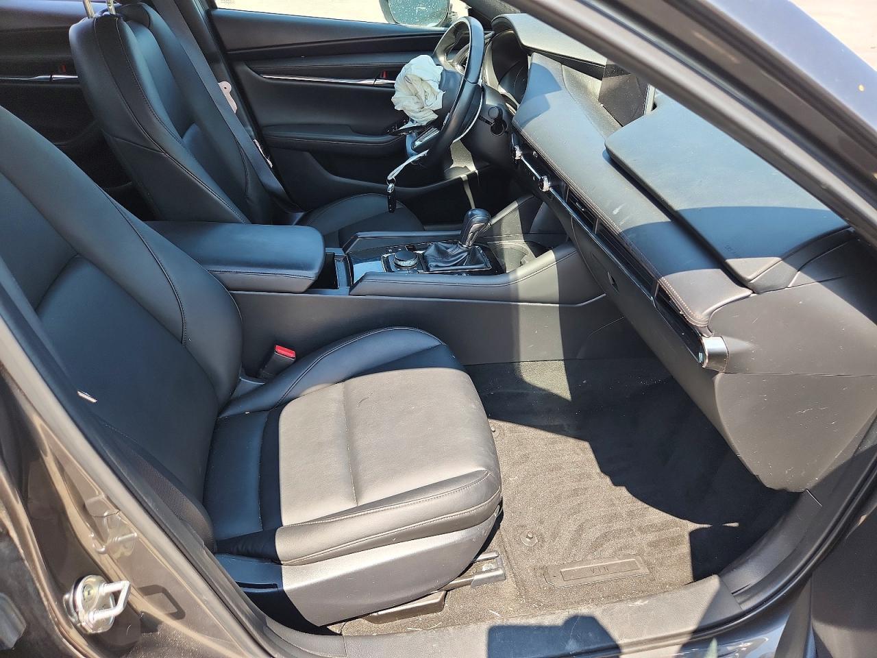 2023 Mazda 3 Preferred - Image 7