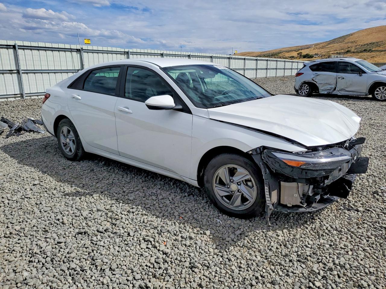2024 Hyundai Elantra Se - Фото 4